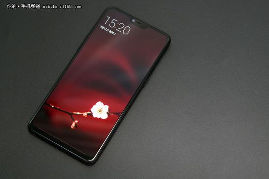 ▲OPPO R15星空紫