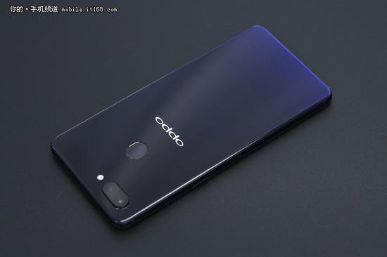 ▲OPPO R15星空紫