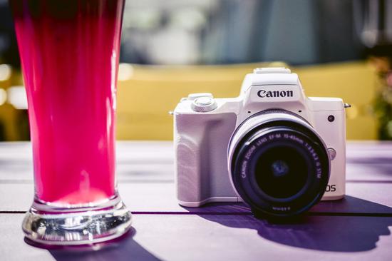 时尚轻便还可拍摄4K视频 佳能EOS M50微单相