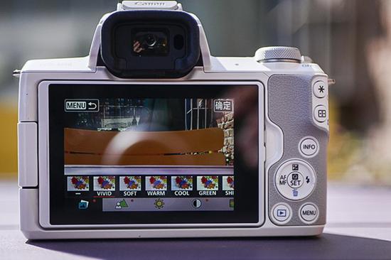 时尚轻便还可拍摄4K视频 佳能EOS M50微单相