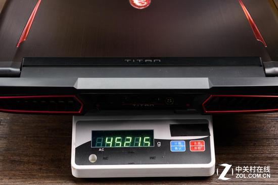 单机身4.5kg的微星GT75