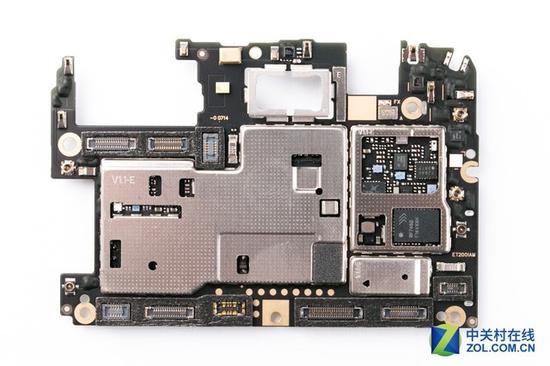 vivox9主板拆机图解,vivox9主板图解 vivo x20手机主板特写:连接器全被密封泡棉包围,裸露的电路全部进行了