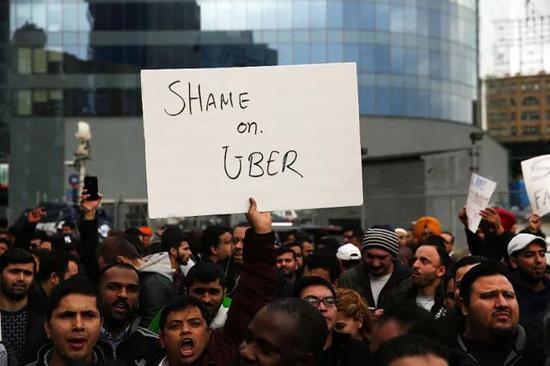 Uber司机强奸案曾引起印度民众对Uber的抗议 来源：36氪