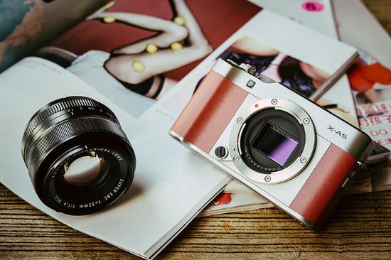 文艺外形高画质还能美颜自拍 富士X-A5微单相