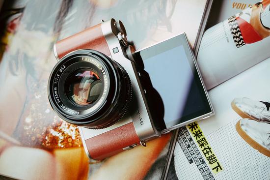 文艺外形高画质还能美颜自拍 富士X-A5微单相