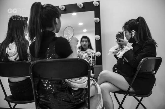 杨超越变形记:这不是我的世界