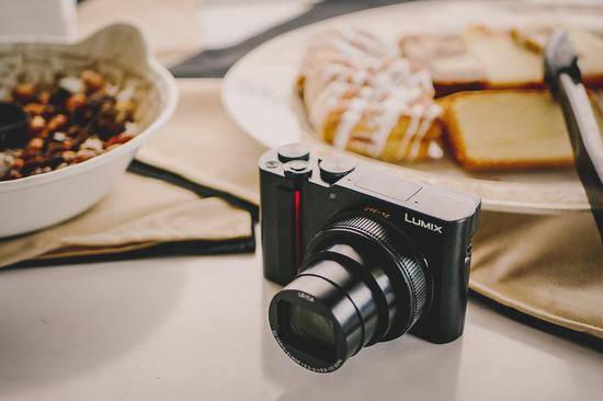 【博狗扑克】1英寸CMOS配15X光学变焦徕卡镜头 松下ZS220相机评测 【博狗扑克】1英寸CMOS配15X光学变焦徕卡镜头 松下ZS220相机评测