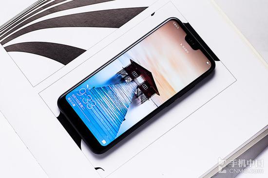 荣耀10 GT 8GB评测 满屏APP秒启夜拍惊人