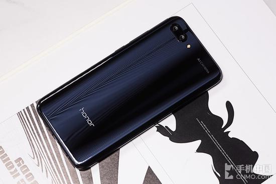 荣耀10 GT 8GB评测 满屏APP秒启夜拍惊人