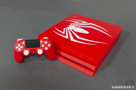 配备的PS4手柄也是红色为底色,按键为白色。