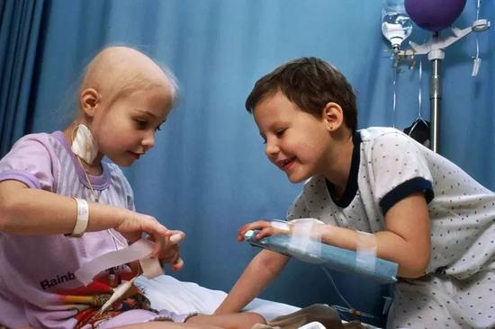 接受化疗的患儿 | Bill Branson/National Cancer Institute