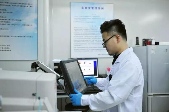 中科院上海生命科学研究院的缪祥不断晋升。