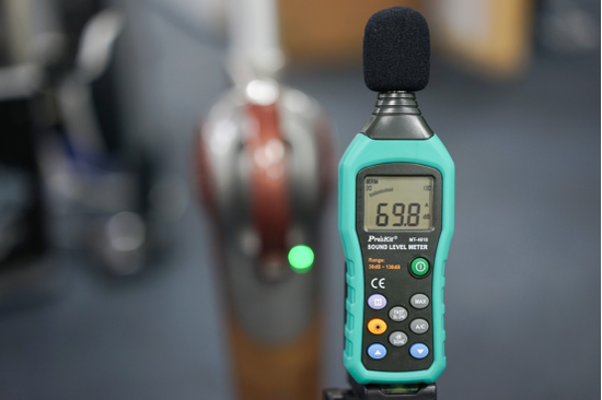 莱克M81手持吸尘器低档运行时：69.8dB
