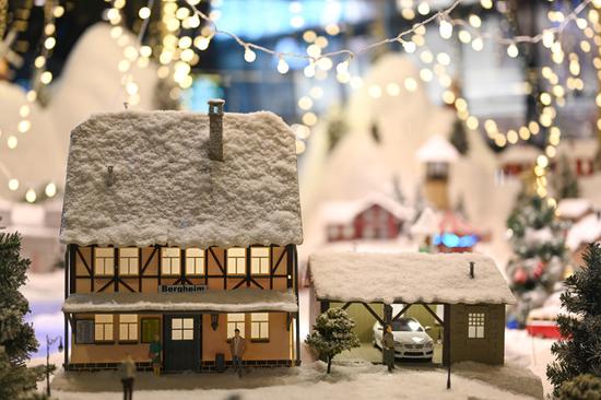 焦距:50mm　 光圈:f/1.8　 ISO感光度:250