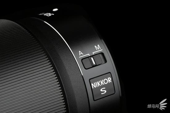 镜身上只具备一个开关拨杆