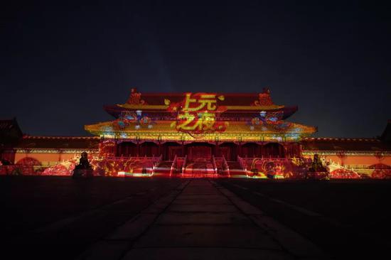 受?#25509;?#23458;吐槽的灯光效果。
