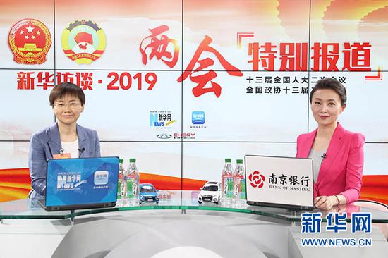 全国人大代表、中国信息通信研究院院长刘多做客新华网。新华网 郭小天 摄