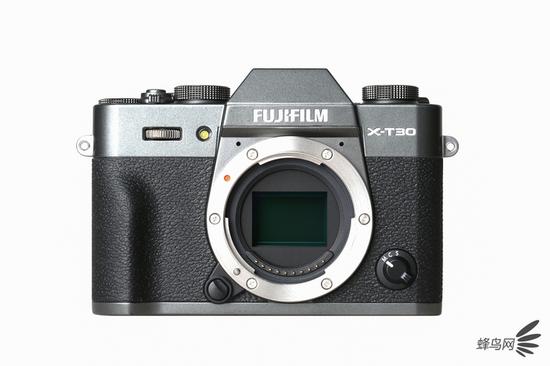 富士X-T30机身正面