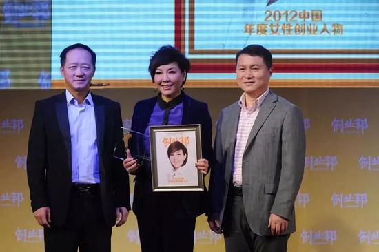 李静荣获创业邦2012中国年度女性创业人物，来源：创业邦