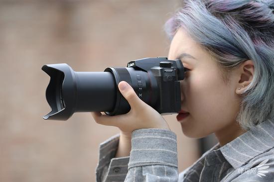 松下Lumix DC-FZ10002GK