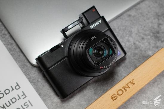 索尼黑卡RX100 VII