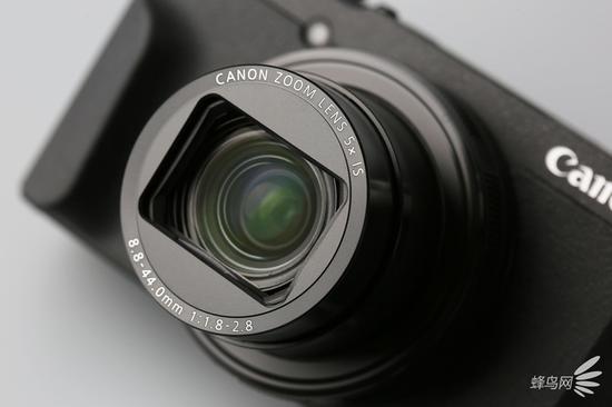 佳能PowerShot G5 X Mark II相机镜头等效为24-120mm