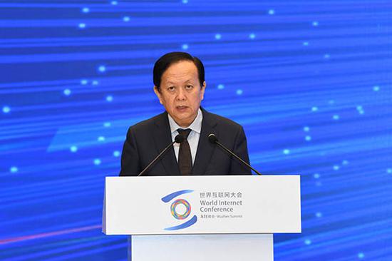 人民日报社社长李宝善在第六届世界互联网大会中外部长高峰论坛上致辞 摄影:翁奇羽