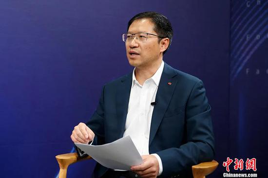 中国国家航天局探月与航天工程中心副主任、中国首次火星探测任务新闻发言人刘彤杰接受中新社