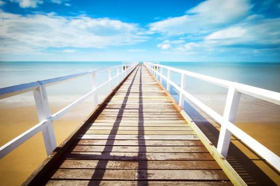 May 和不少从小失明的人即使在复明后也看不到景深。图片来源：fshoq