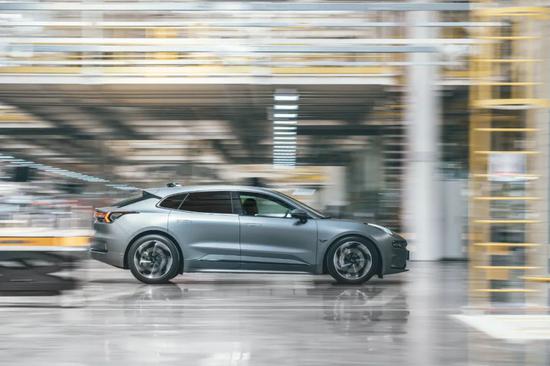 极氪新能源电动车图片 8db9-krpikqh2958244.jpg