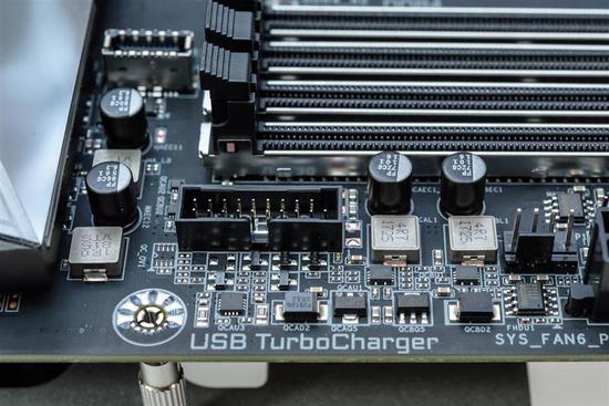 Intel i9-9900K
ײĴ