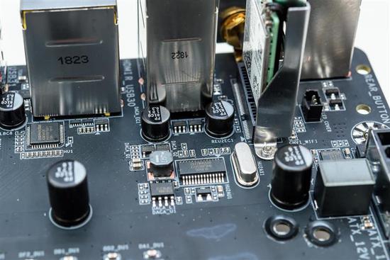 Intel i9-9900K
ײĴ