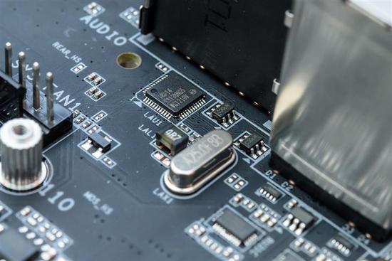 Intel i9-9900K
ײĴ