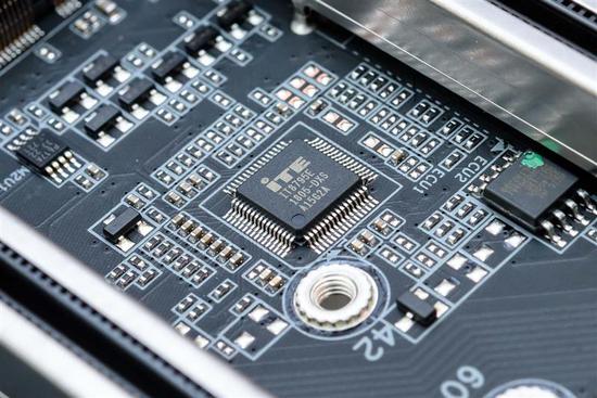 Intel i9-9900K
ײĴ