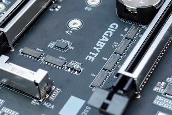 Intel i9-9900K
ײĴ