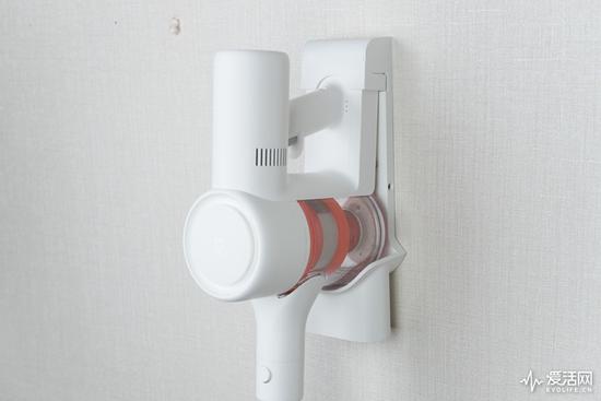 亚博体育在线客服,85后帅小伙师从绞胎陶艺大师张燕林,用绞胎陶艺工艺做生活器具
