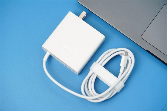 144Hzˢ˿ܣ
MagicBook 16 Pro