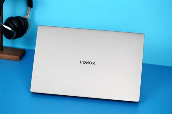 144Hzˢ˿ܣ
MagicBook 16 Pro