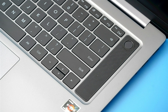 144Hzˢ˿ܣ
MagicBook 16 Pro