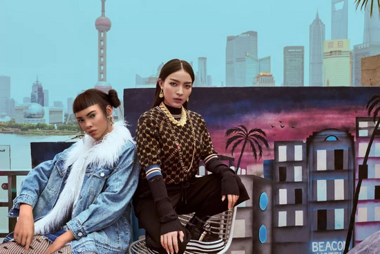 虚拟偶像Lil Miquela（左一）｜来源：Instagram