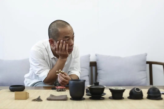 Cai Wensheng is one of the early investors of Feng Xin of Baofeng Group