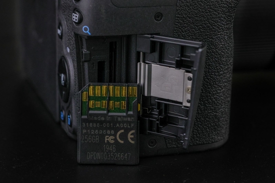 ഺ

ʮ ר΢EOS R7
