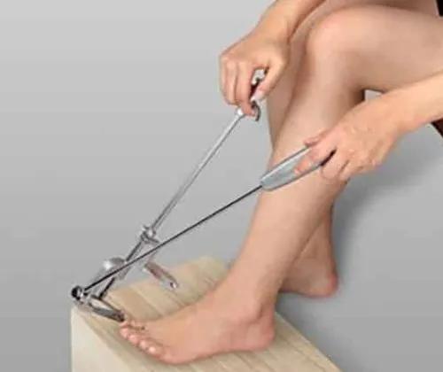 （图中指甲刀为Antioch Clipper，现已停产）