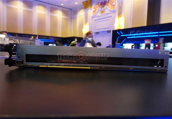 AMD Radeon VII顯卡上手:7nm工藝成就「小怪獸」 科技 第19張-尋夢科技 AMD Radeon VII顯卡上手:7nm工藝成就“小怪獸”