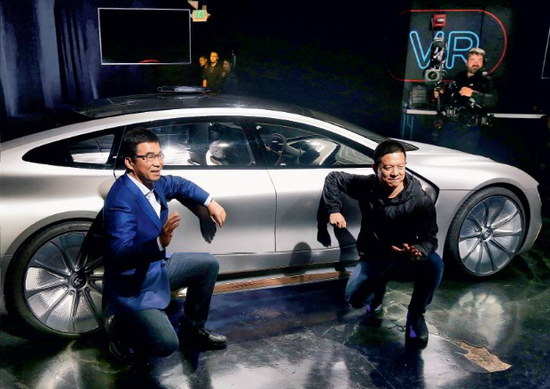 左边是丁磊，右边贾跃亭 