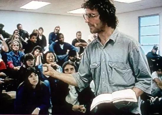 比起琼斯，考雷什的资料要少得多，大卫教派相当低调