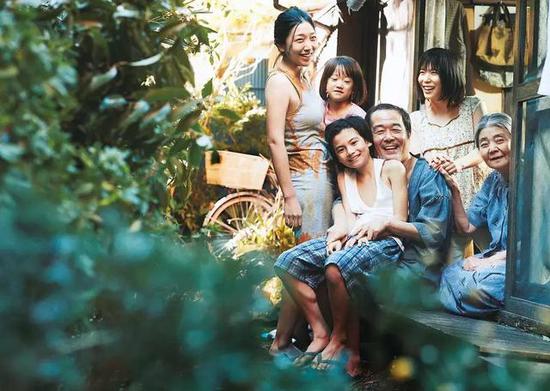 《小偷家族》剧照