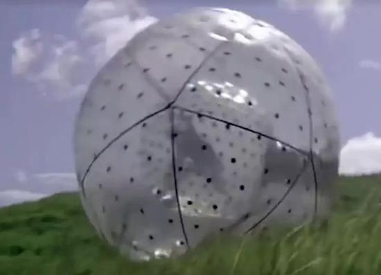 成龙大哥娴熟驾驭双层球囊太空球