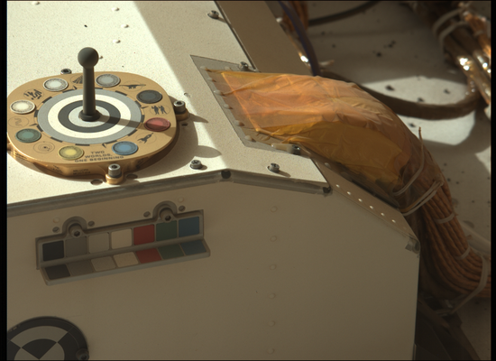 毅力号桅杆相机在第2个火星日拍摄的定标板特写 | NASA/JPL-Caltech
