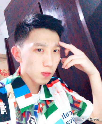 海报作者:李杰